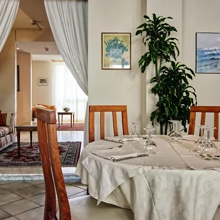 Отель Pironi San Mauro Mare